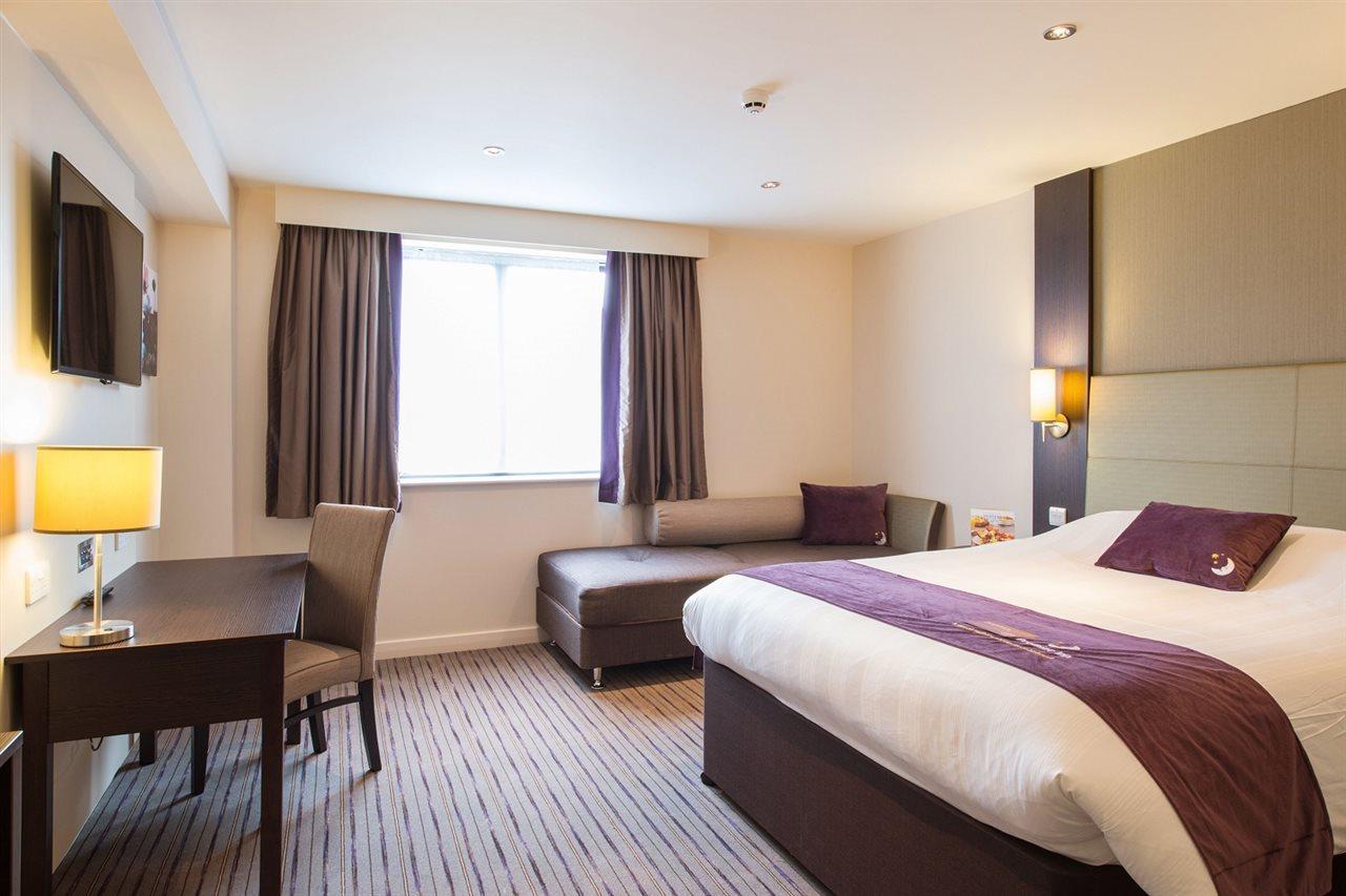 Premier Inn Basingstoke Town Centre מראה חיצוני תמונה